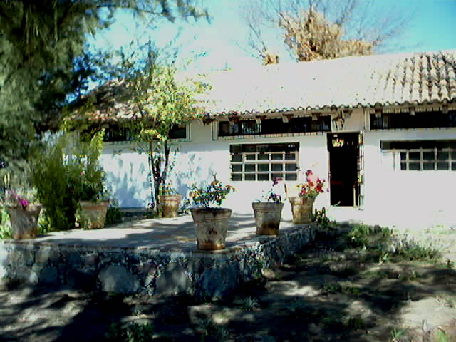 frentedelcolegio.jpg